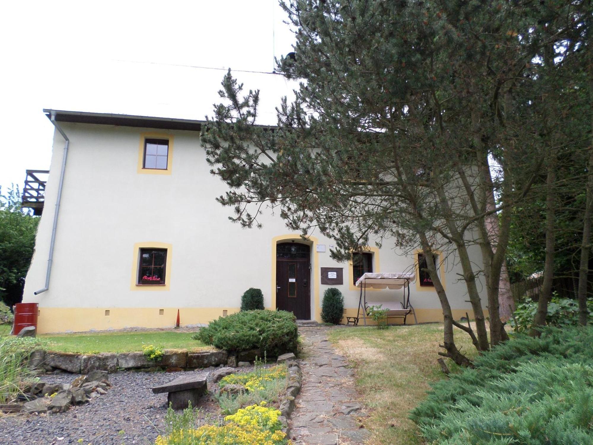 Bed And Breakfast Tvrz Velká Bukovina Eksteriør bilde