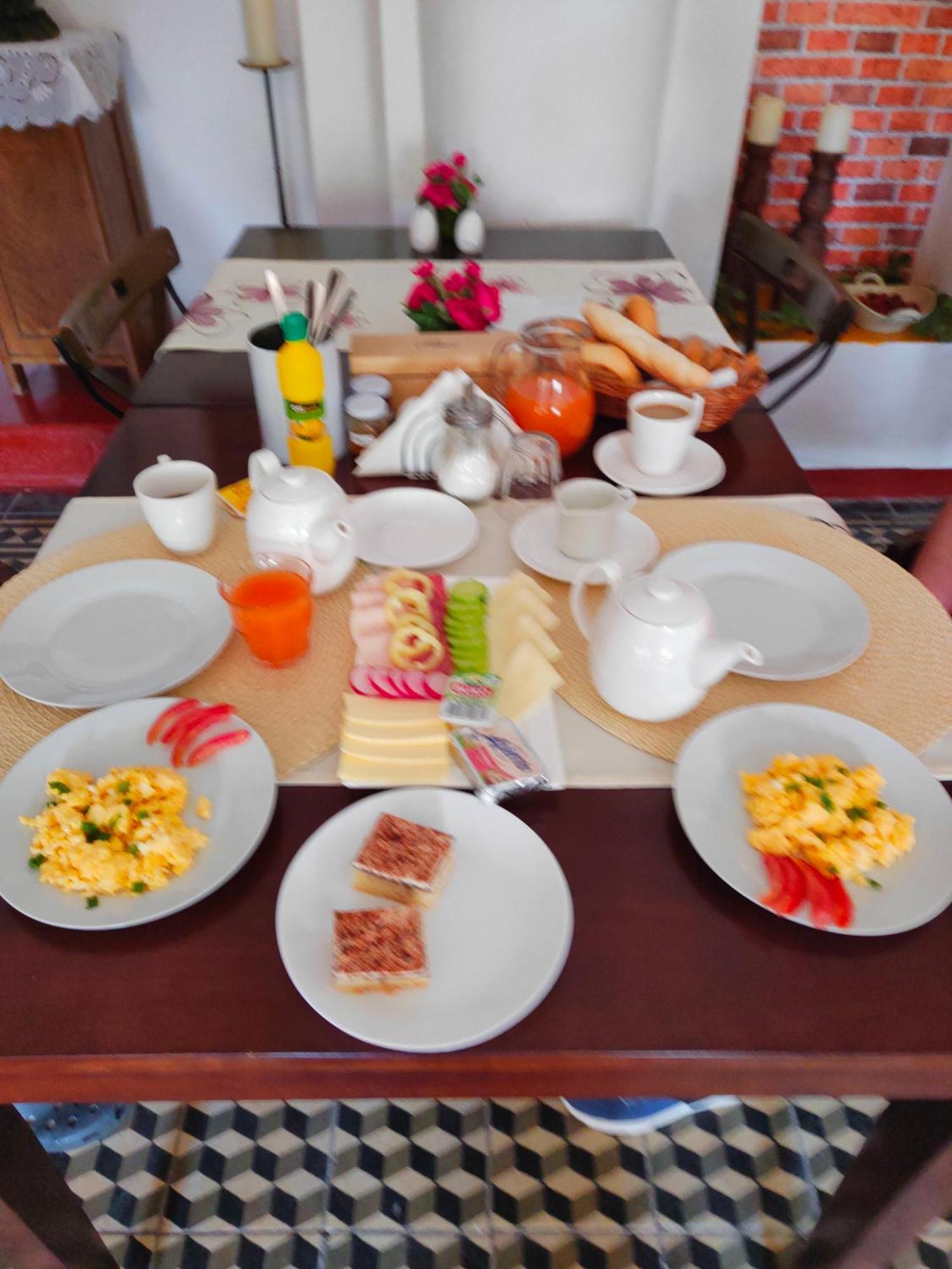 Bed And Breakfast Tvrz Velká Bukovina Eksteriør bilde