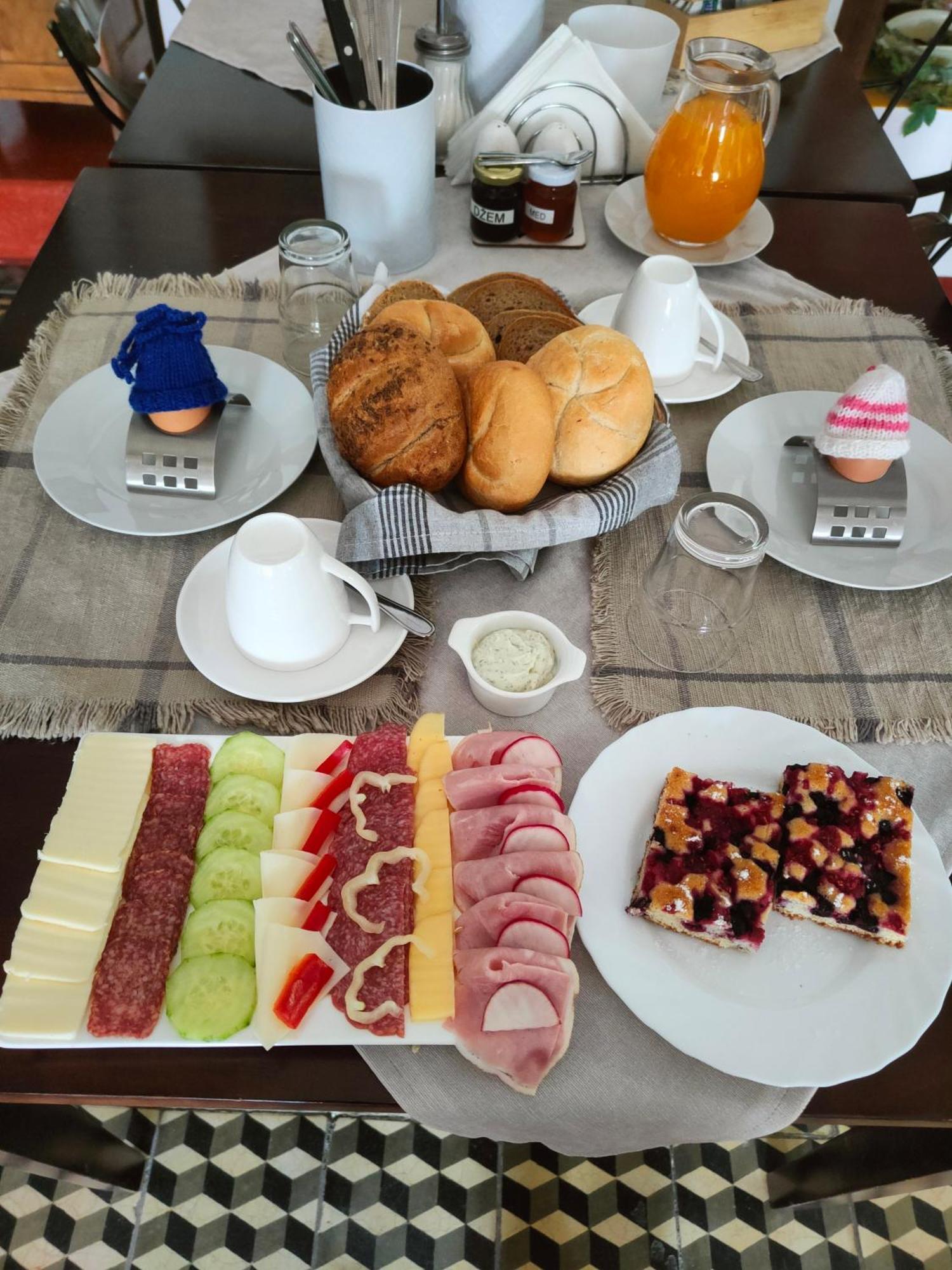 Bed And Breakfast Tvrz Velká Bukovina Eksteriør bilde