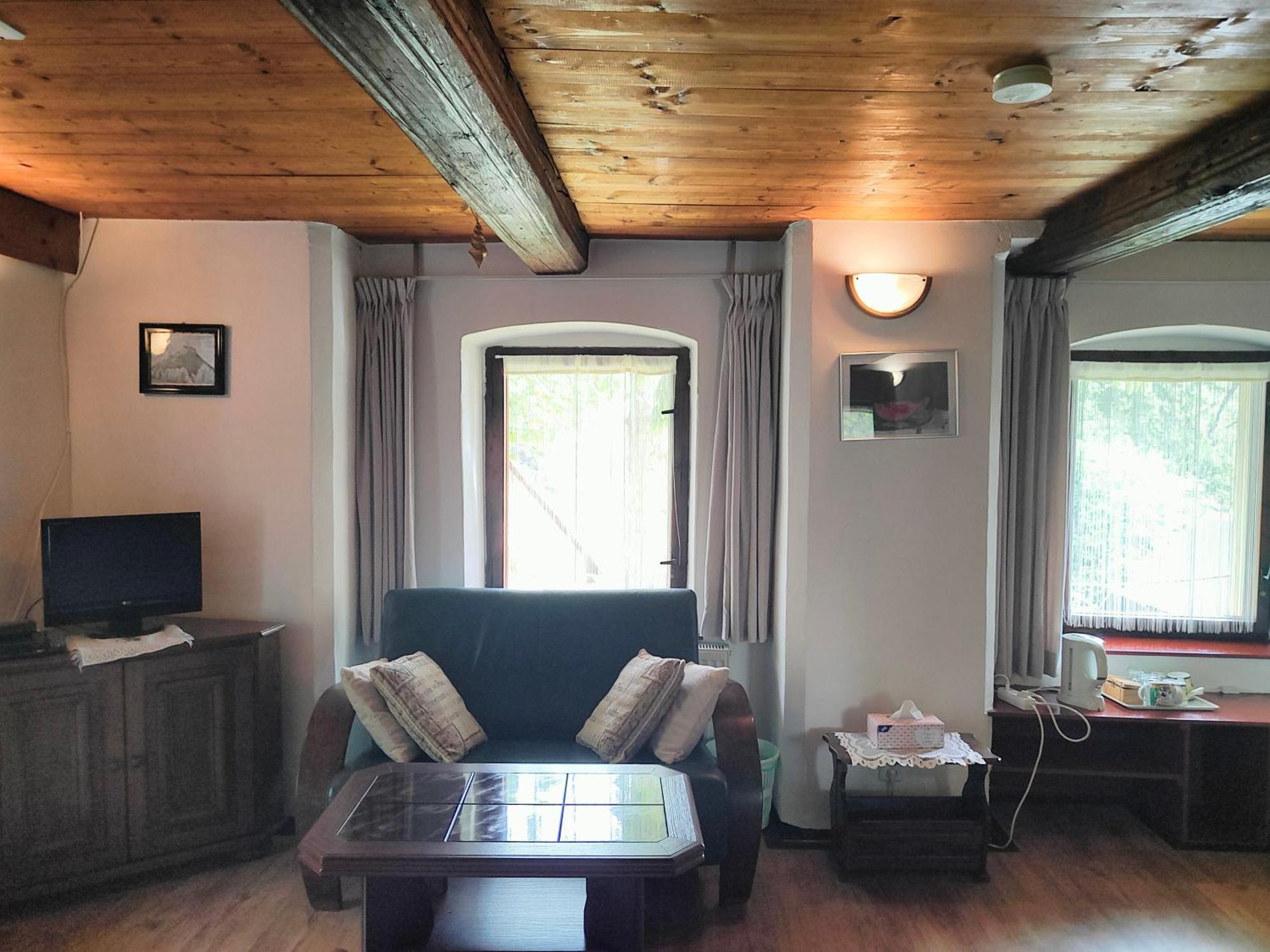 Bed And Breakfast Tvrz Velká Bukovina Eksteriør bilde