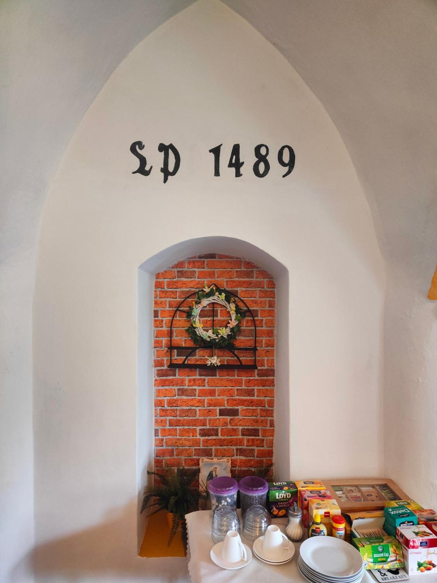 Bed And Breakfast Tvrz Velká Bukovina Eksteriør bilde